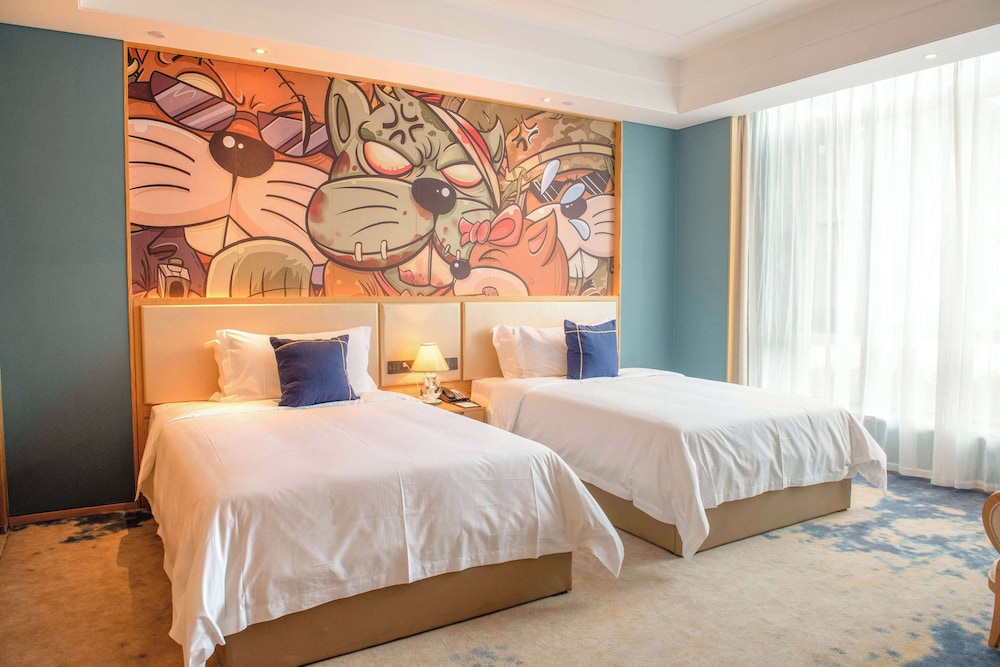 Wyndham Grand Plaza Royale Zhaotong 8/25