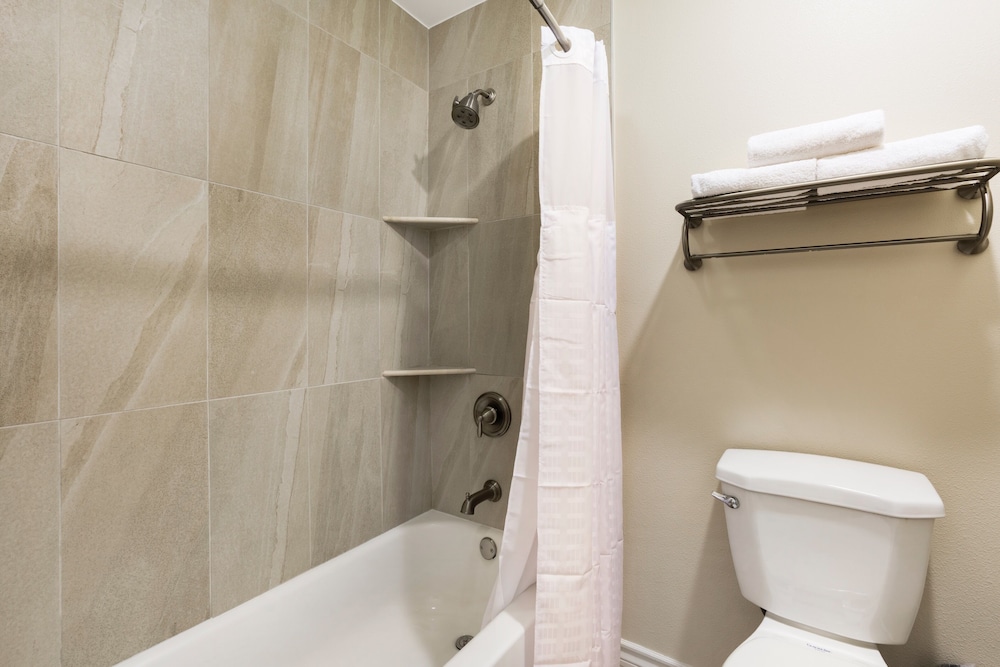 Chase Suite Hotel El Paso 58/59