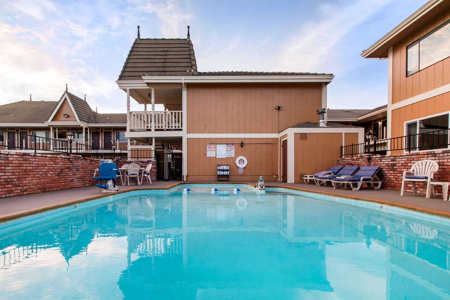 Ramada Bayside Inn and Suites 2/18