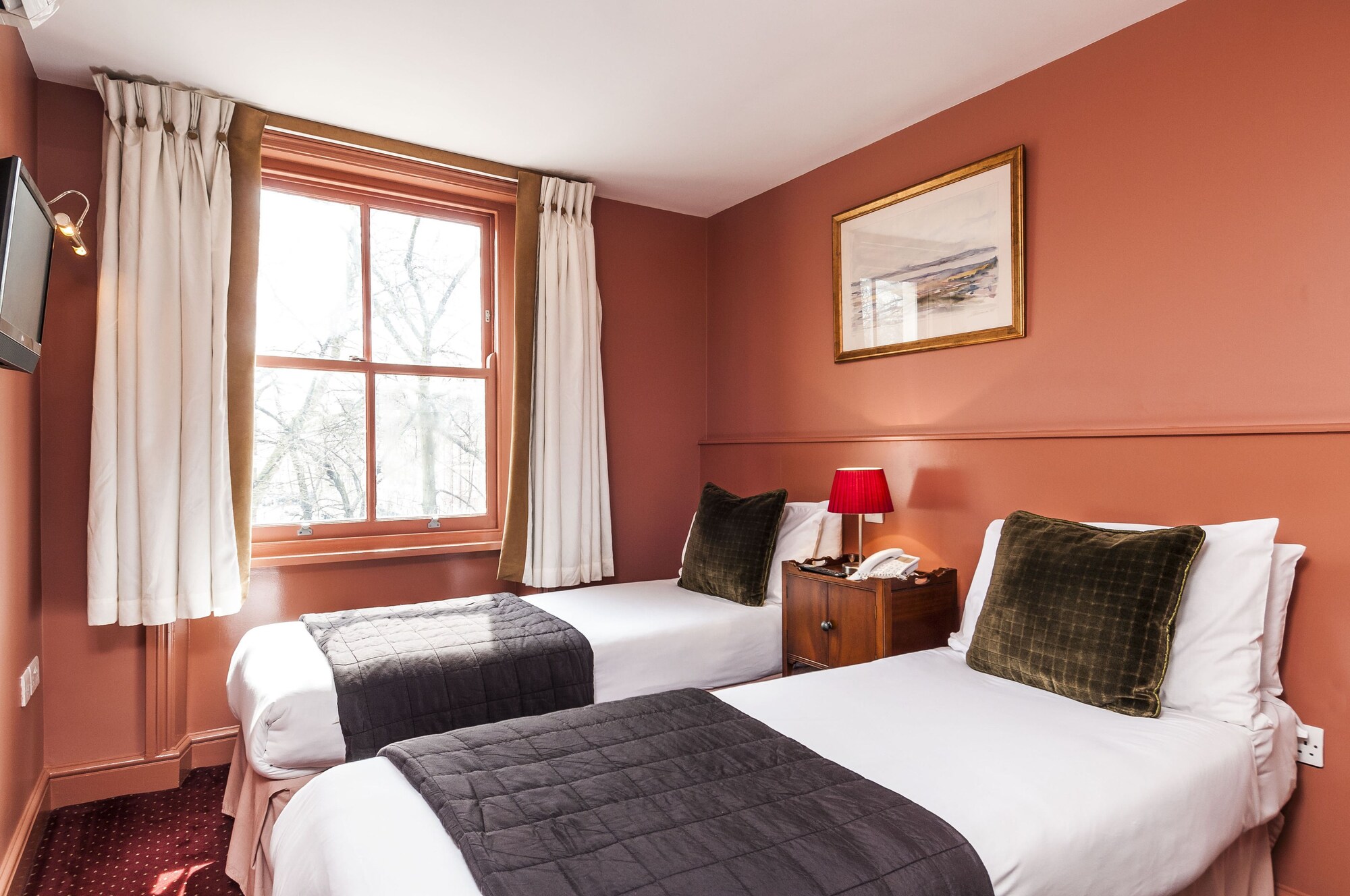 ROOM, TWIN BEDS