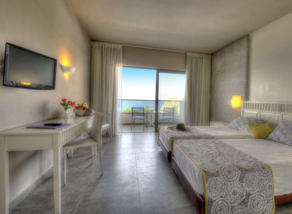 Porto Angeli Beach Resort 55/76