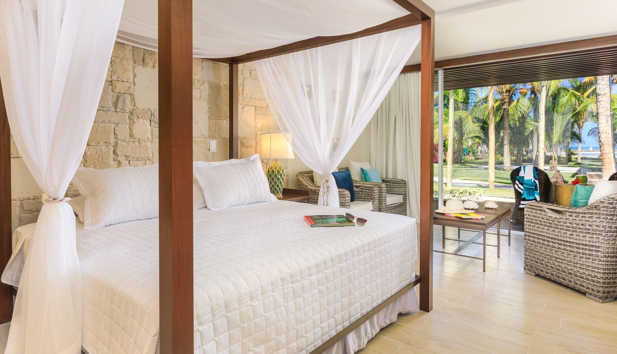 Double master suite with hidromassage