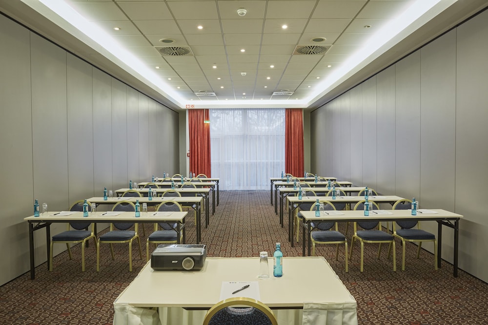 H+ HOTEL LEIPZIG HALLE 47/54