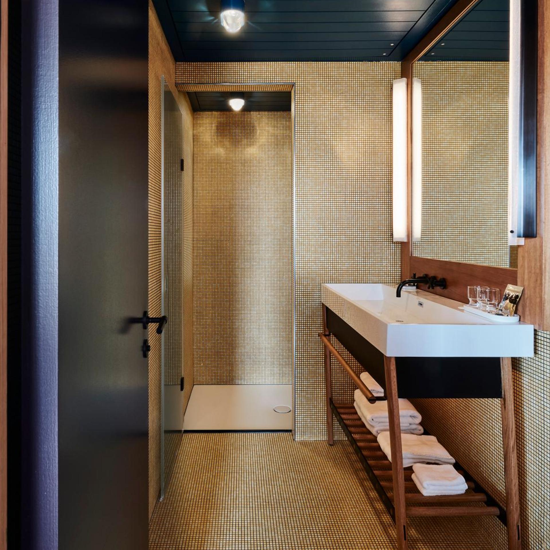 Deluxe, Studio, Suite, Wraparound Terrace