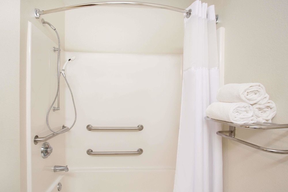 Microtel Inn & Suites by Wyndham Leesburg/Mt Dora 37/38