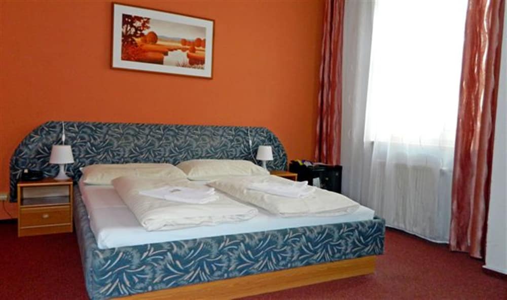 Hotel Maria 8/50