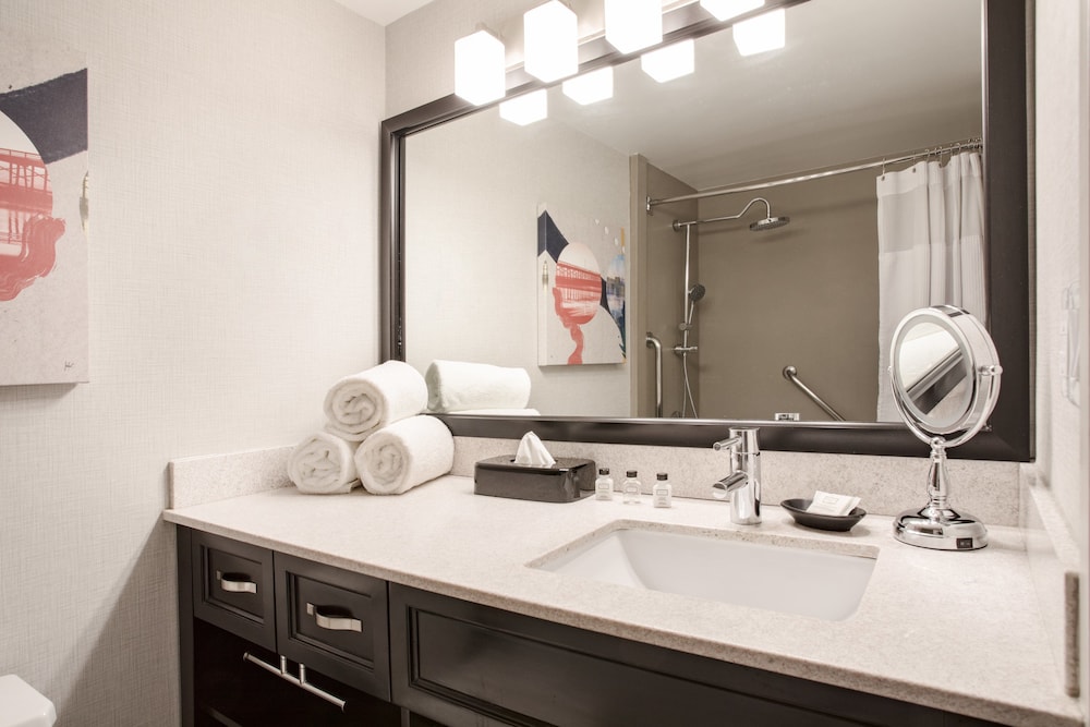 Crowne Plaza Costa Mesa Orange County 58/64