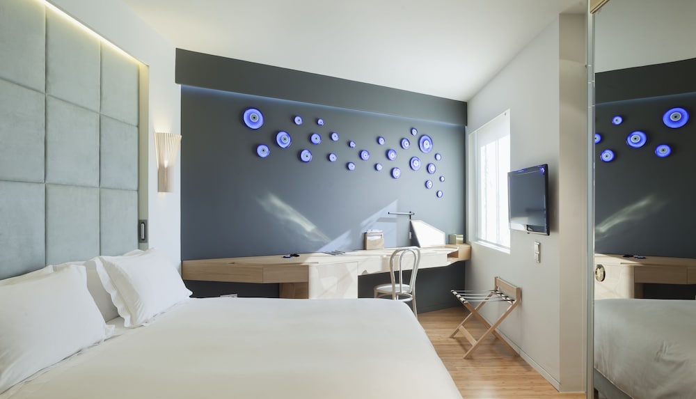 New Hotel 18/61