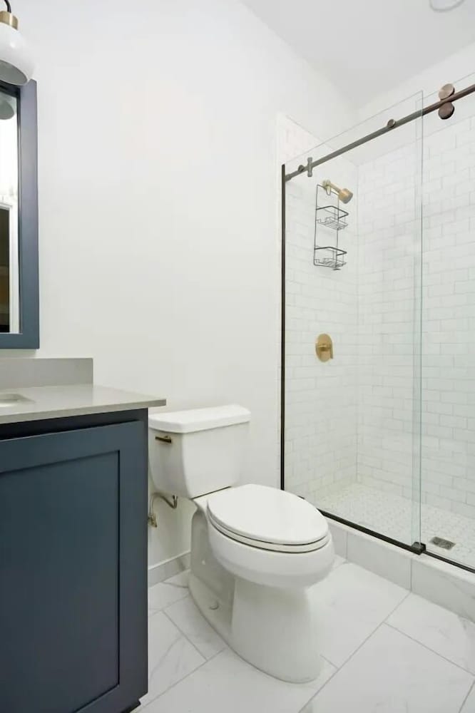 3 BEDROOMS, SUITE
