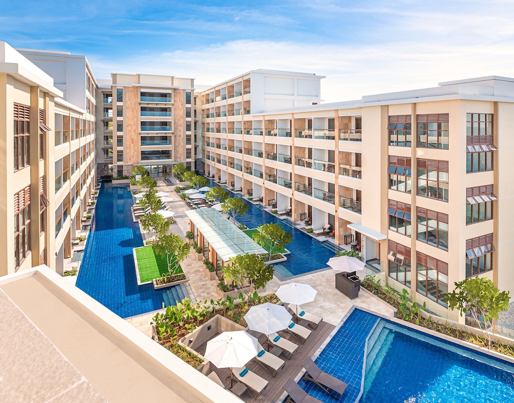 Henann Premier Coast Resort 27/35
