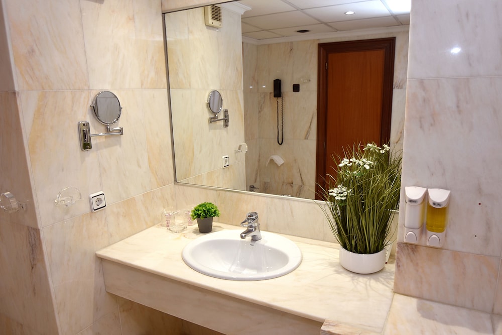 Hotel Turia 27/79