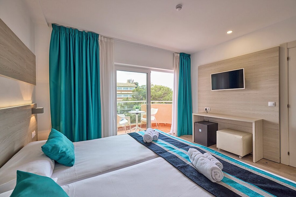 ROOM, DOUBLE BED, POOL VIEW, BALCONY