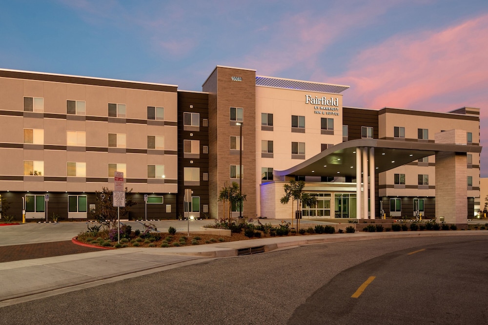 Fairfield Inn & Suites by Marriott Anaheim Los Alamitos 42/46