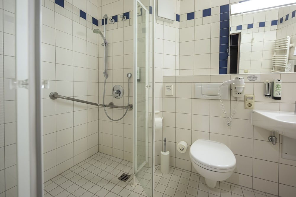 Hotel Karoli Waldkirchen 47/50