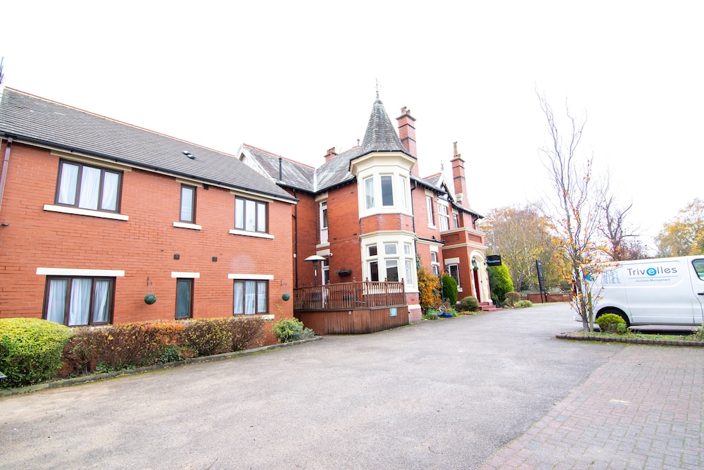 The Park Hotel Preston 58/65