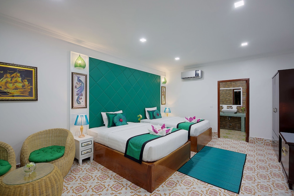 MARVEL HOLIDAY BOUTIQUE VILLA 24/65