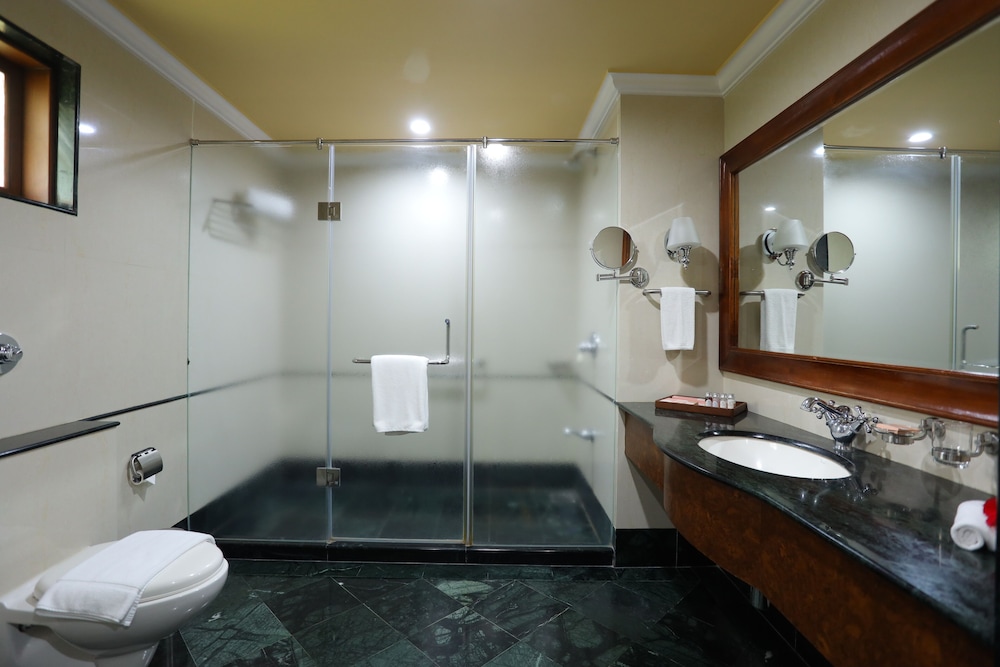 Regency Lagoon Resort 42/44