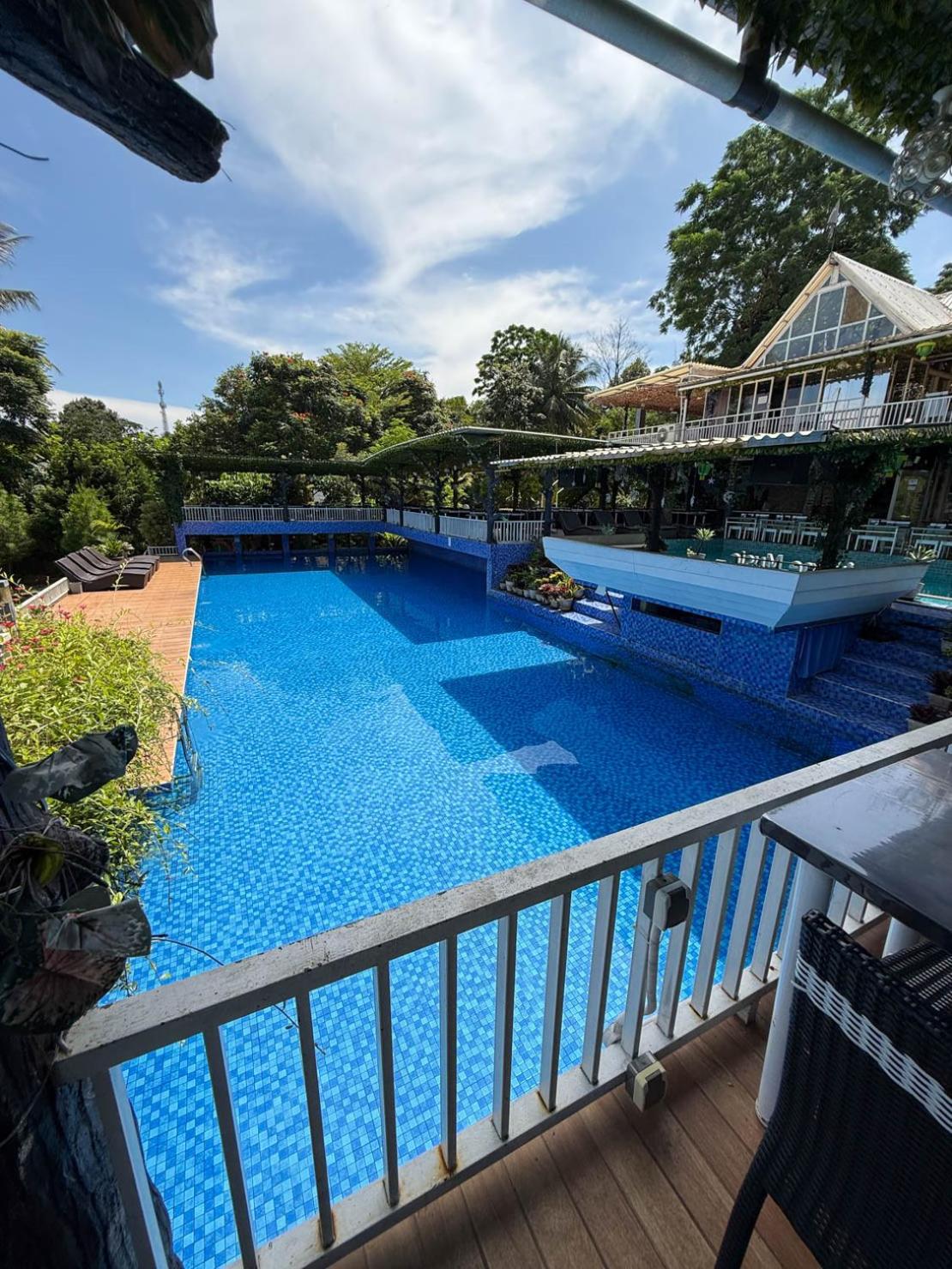 Chevilly Resort And Camp 27/49
