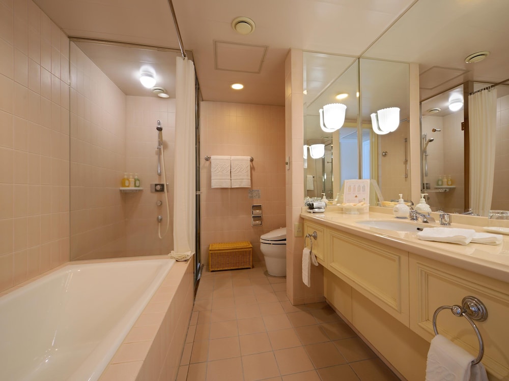 Luxury, Queen Bed, Sendai Royal Park Hotel 5/6