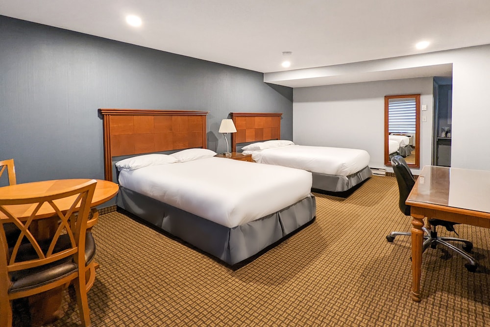 OYO First Canada Hotel Cornwall Hwy 401 ON 16/42