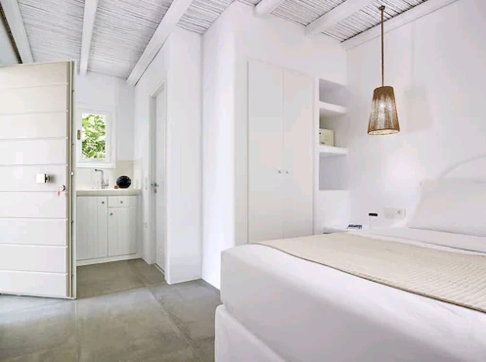 Delmar Apartments And Suites 21/50