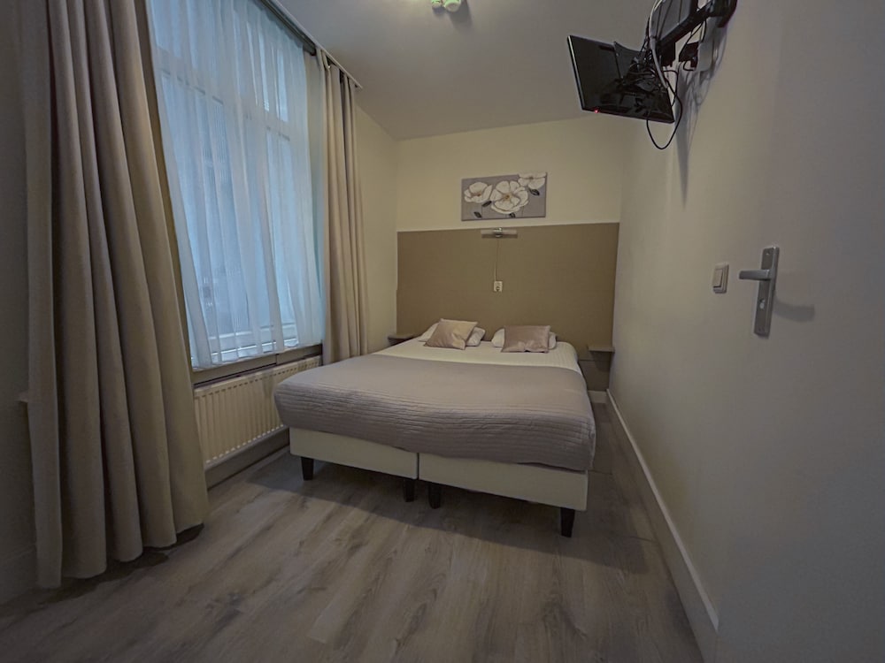 BASIC, DOUBLE BED
