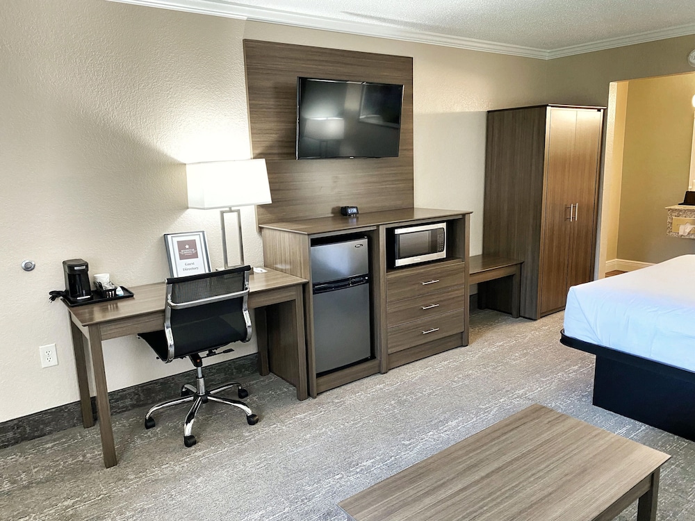 Roadstar Hotel Zephyrhills 35/45