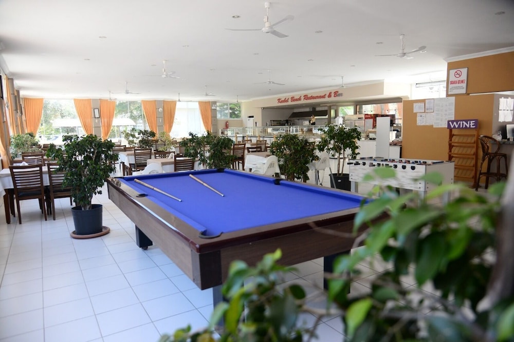 Karbel Beach Hotel 13/40