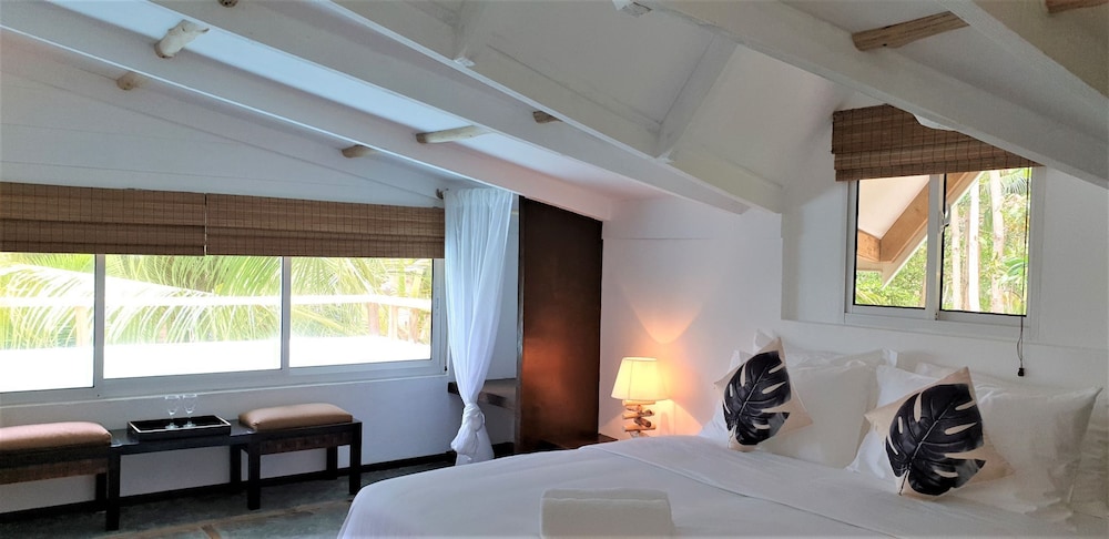 Bliss Praslin Seychelles 46/68