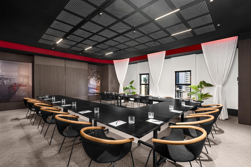 Radisson RED Auckland 39/50