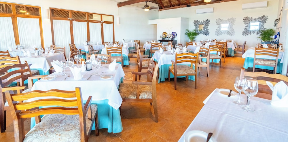 Akumal Bay Beach & Spa Resort 56/69