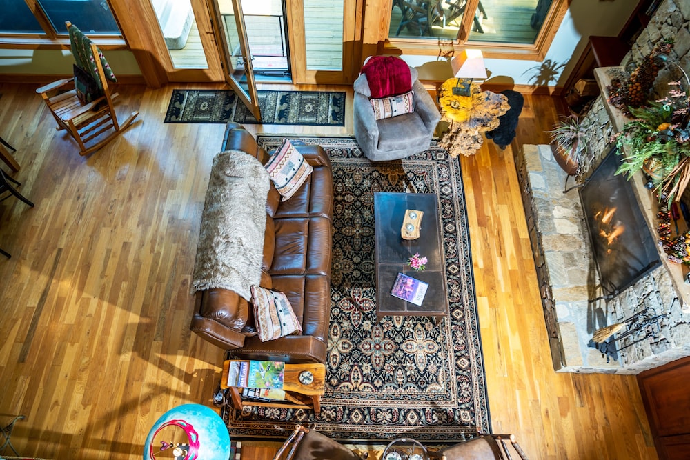 Bent Creek Lodge Bed &amp; Breakfast 36/50