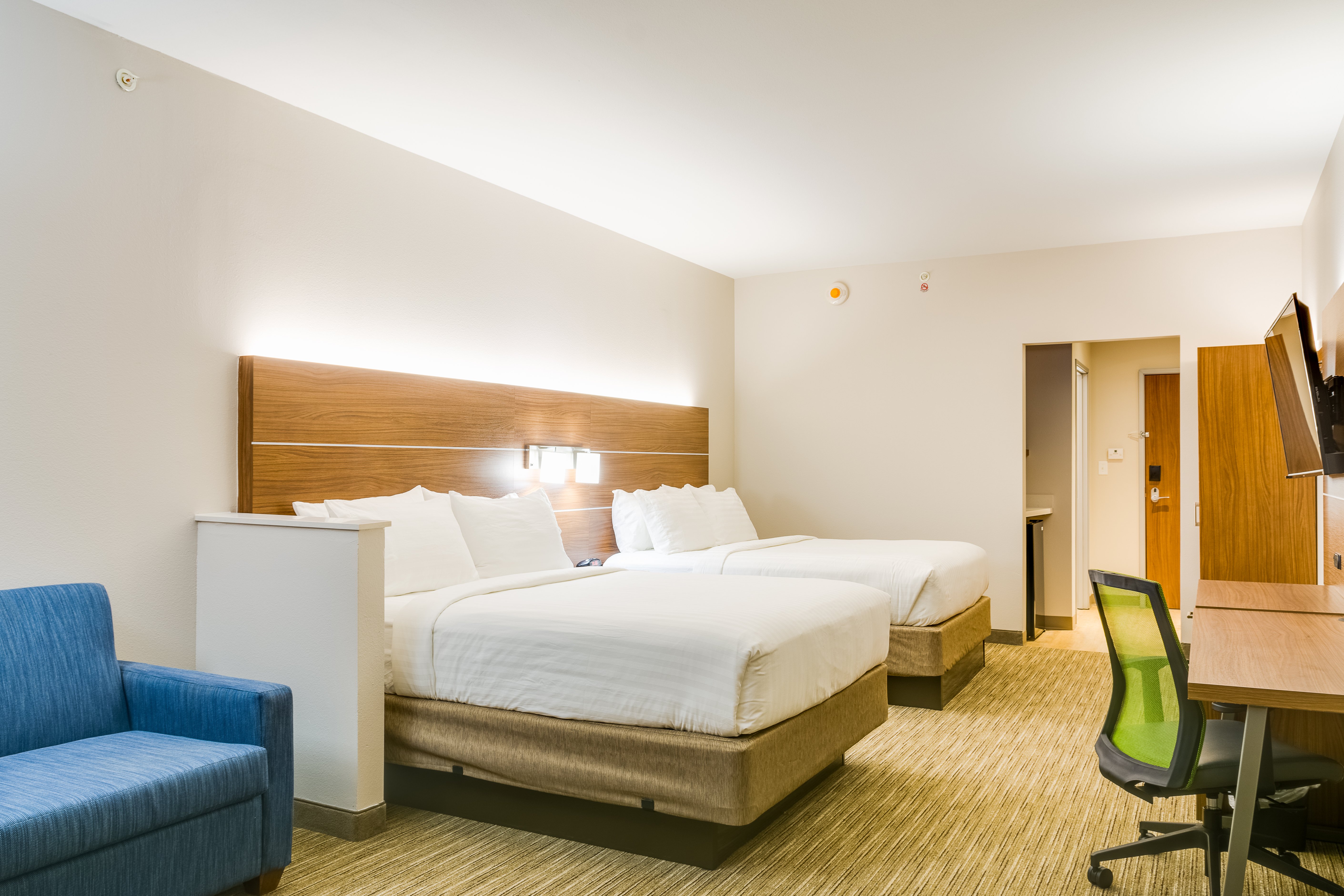 Holiday Inn Express Suites Russellville 10/59