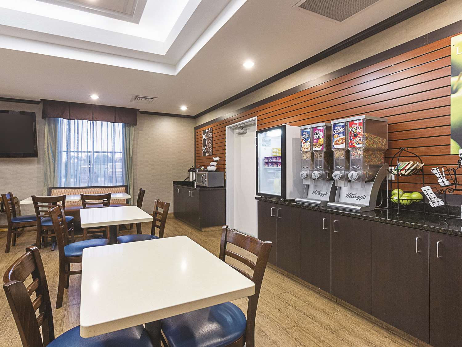 La Quinta Inn & Suites by Wyndham Glendive 43/56
