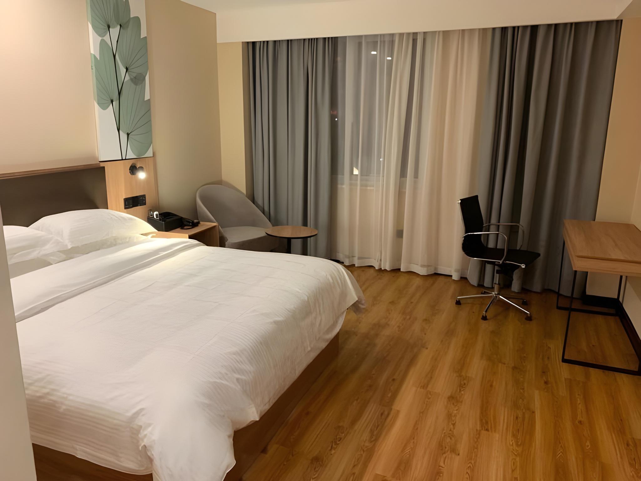 FEATURE, QUEEN BED