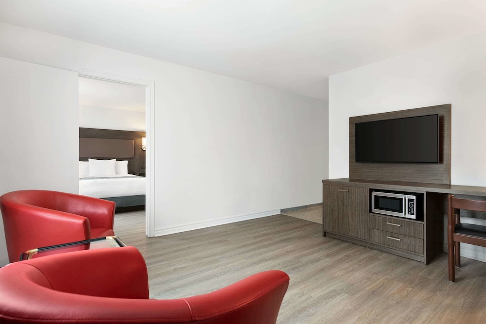 Travelodge by Wyndham Rigaud 14/20