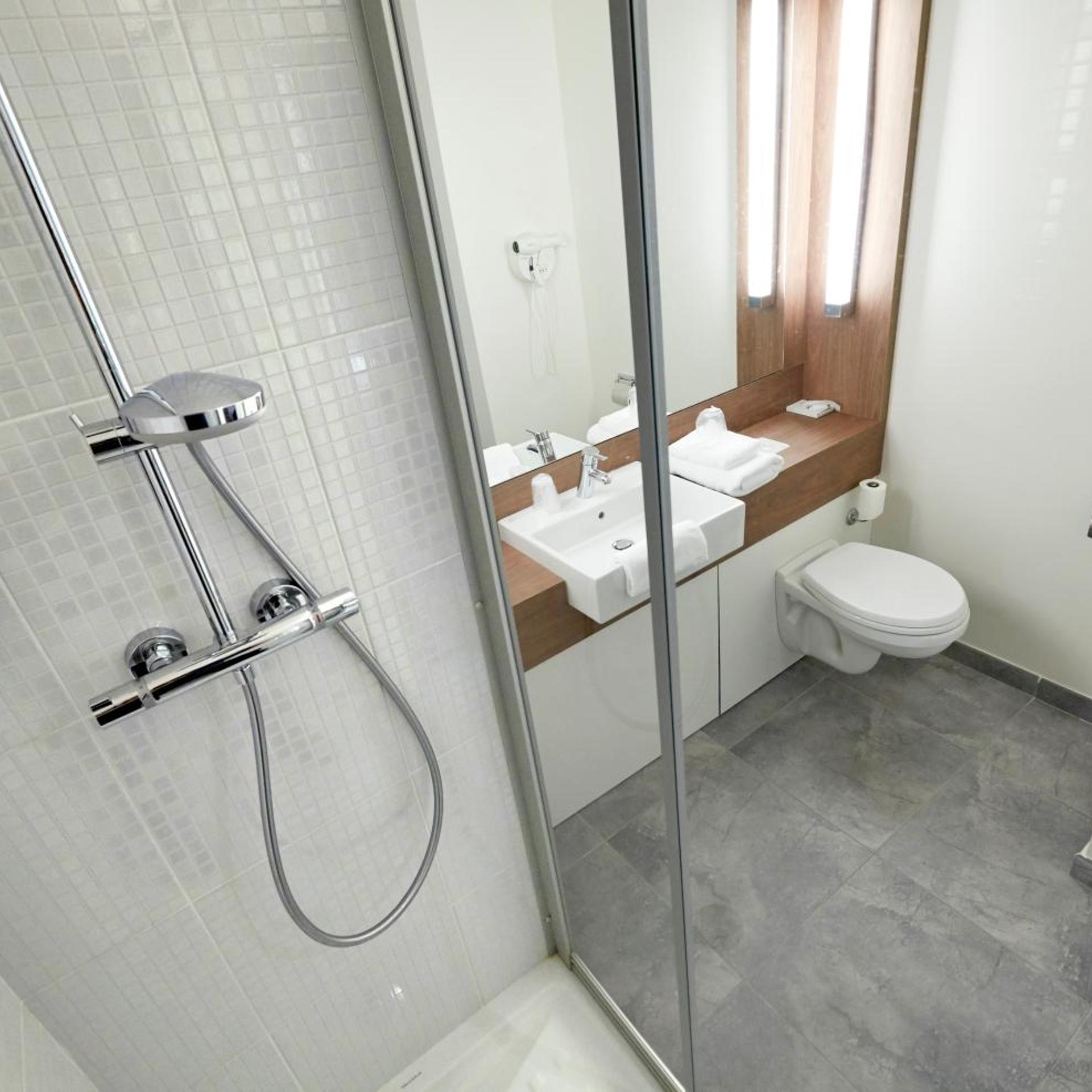Next Generation, Double Bed، CAMPANILE GUERET 10/10