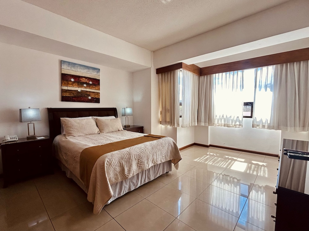 Suites Jardin Imperial 16/63