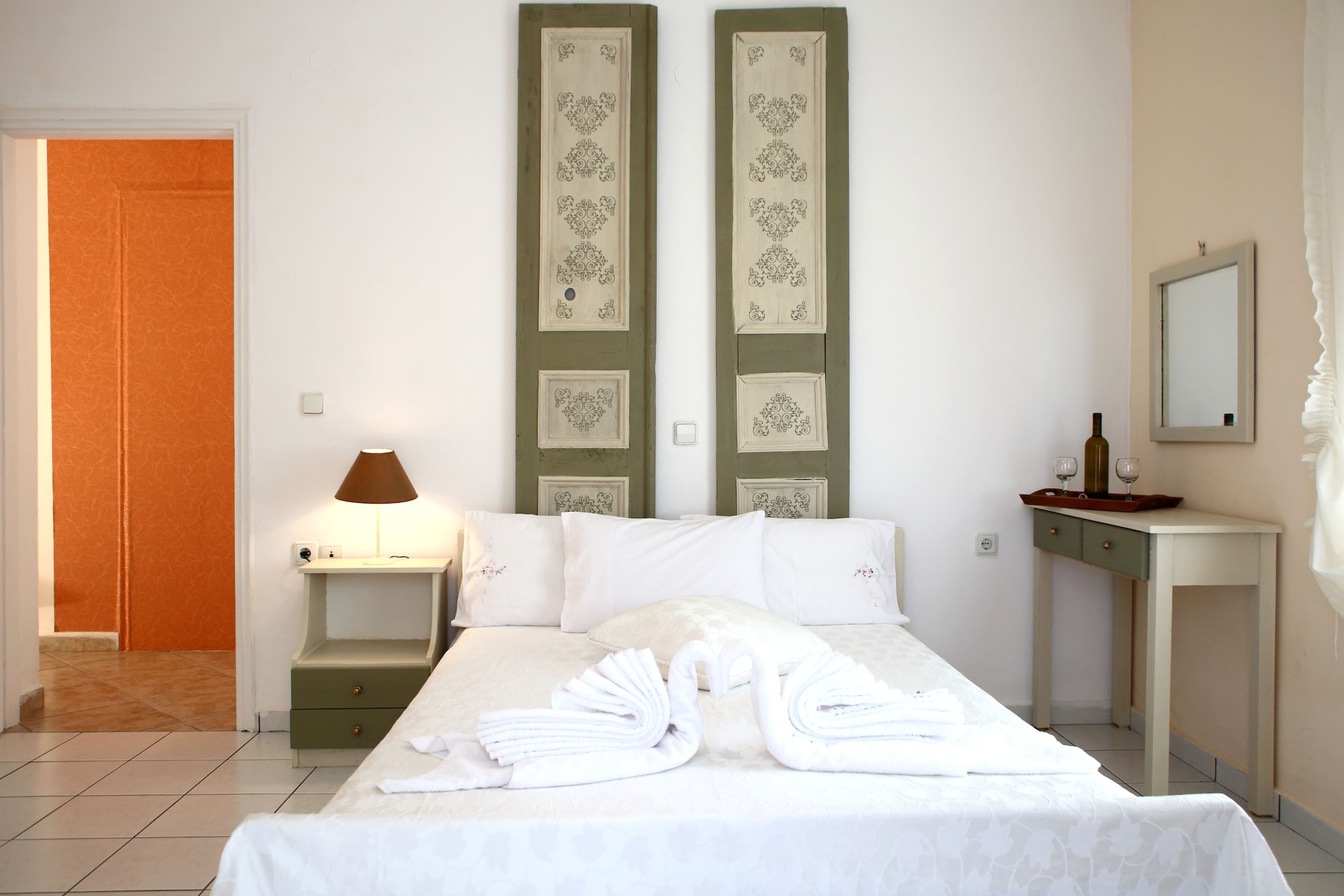 SUPERIOR, DOUBLE BED