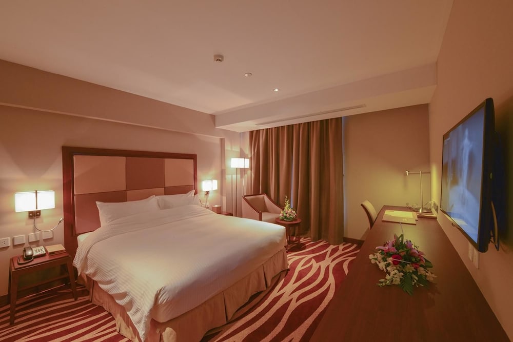Aristo International Hotel 11/53