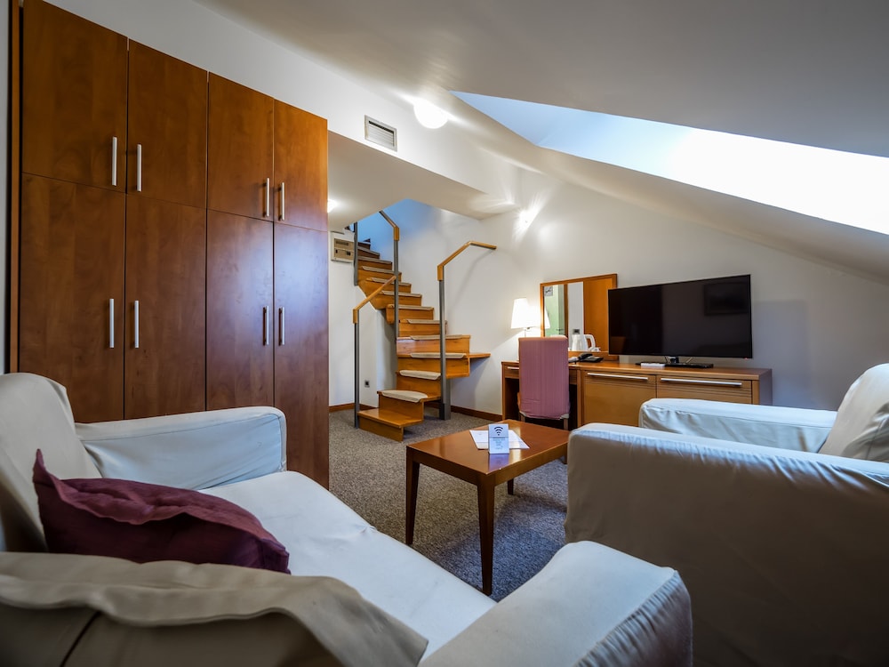 Le Petit Piaf Hotel 29/56