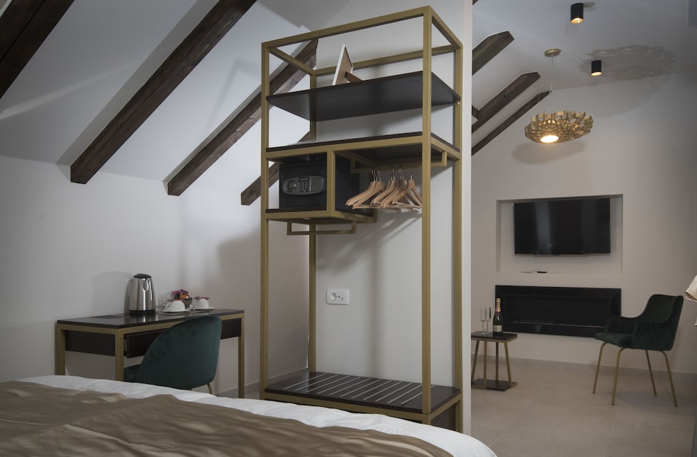 Sperone Heritage Hotel 20/25