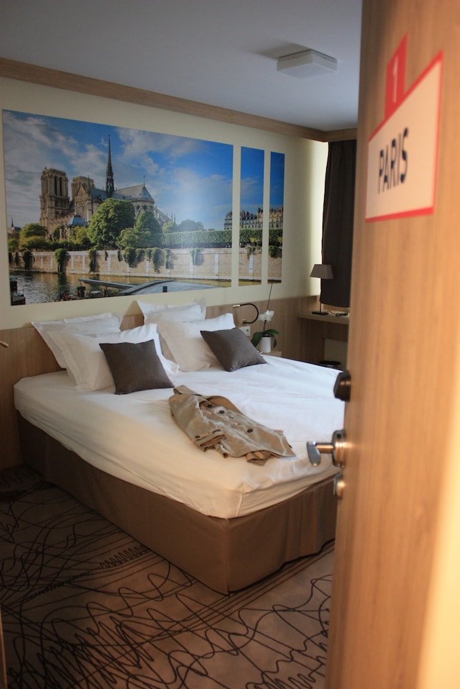 BRIT HOTEL MONTARGIS - LE RELAIS DU MIEL 33/39