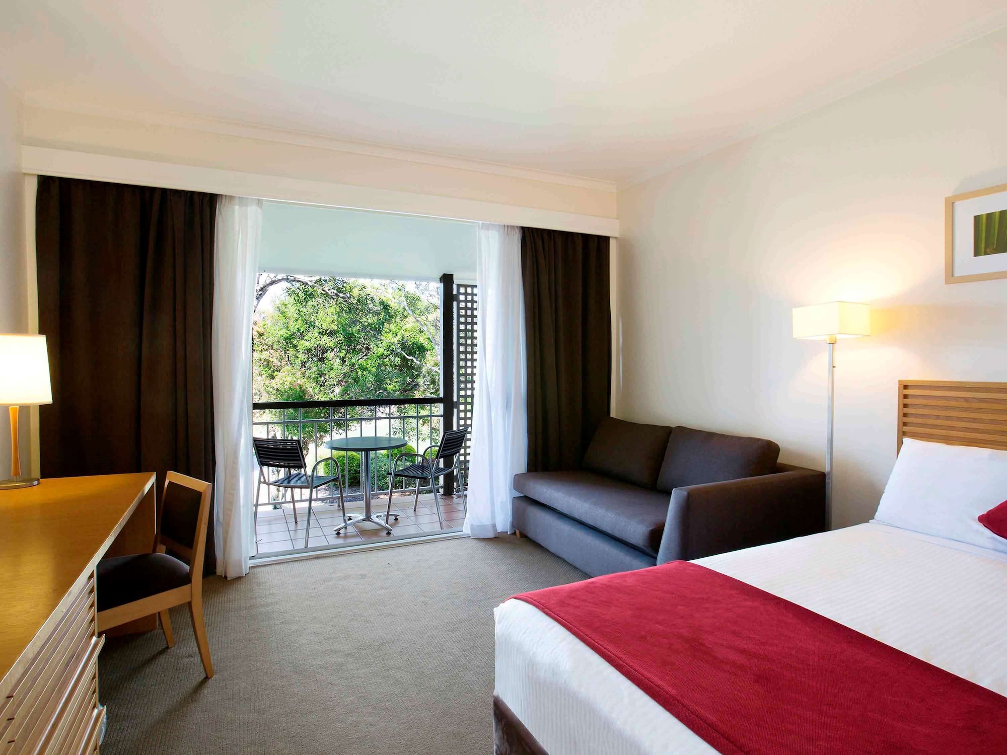غرفة بسرير كوين وسرير فردي بإطلالة على الحديقة، Novotel Sunshine Coast Resort 10/10