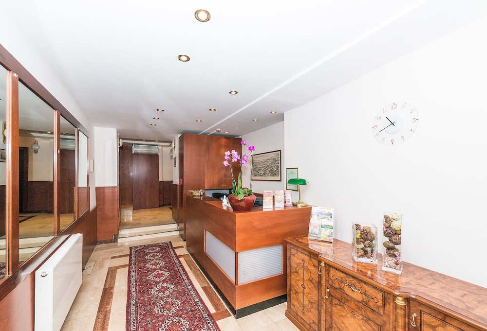 Hotel Marc Aurel 9/48
