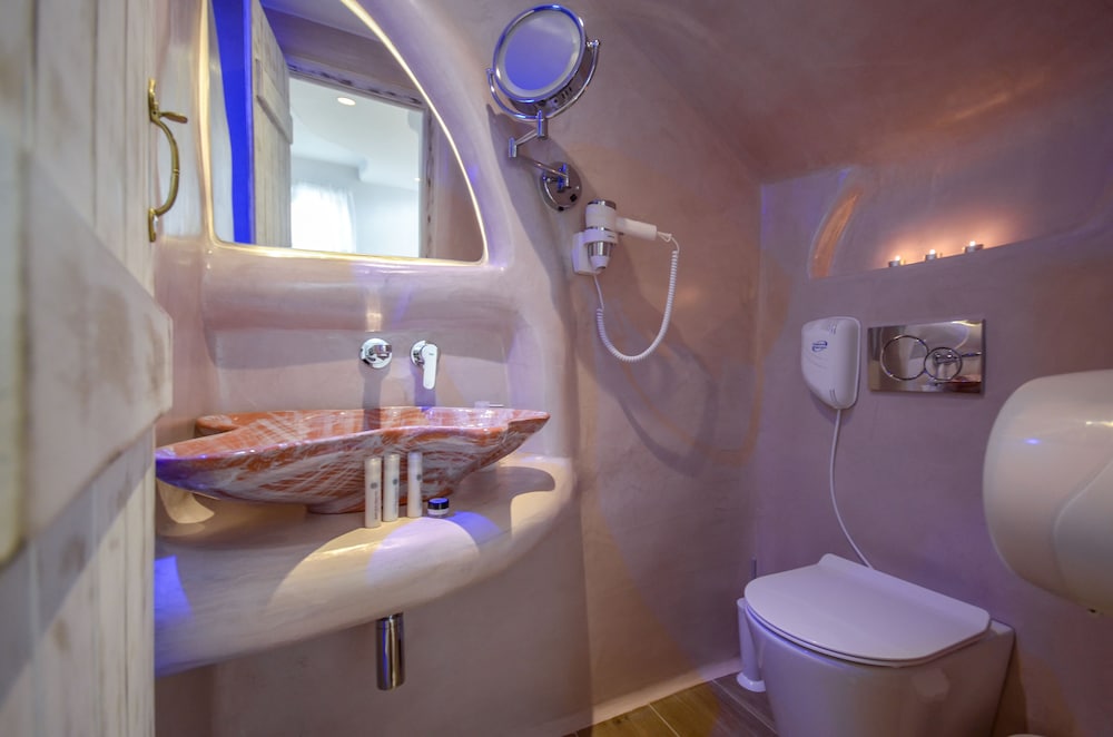 Naxos Island Escape Suites 67/71