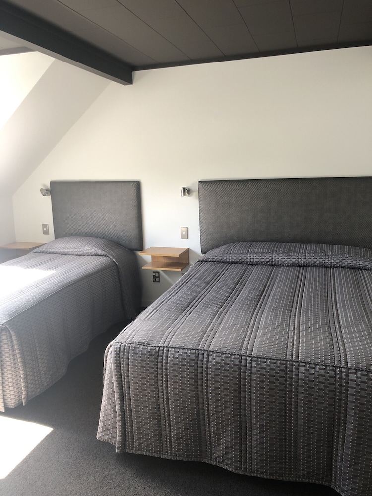 3 BEDROOMS, SUPERIOR, APARTMENT