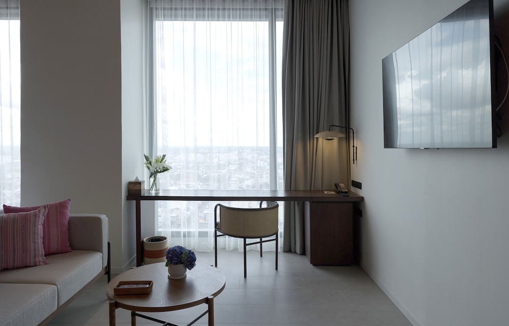 Ad Lib Hotel Khon Kaen 25/50