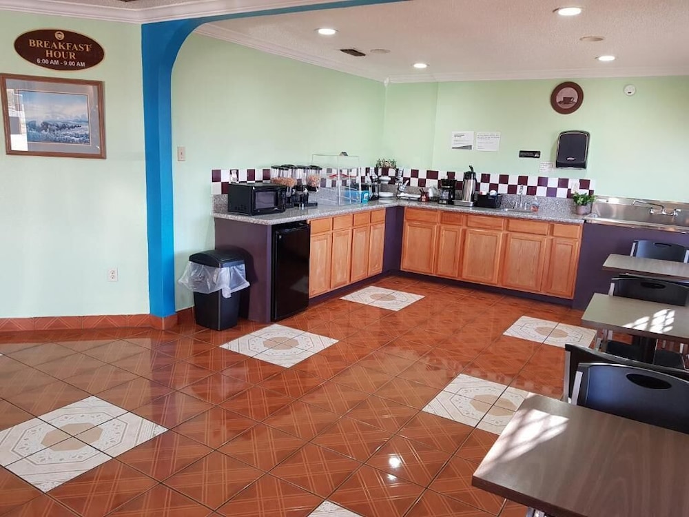 Budget Host Inn Eastland 12/56