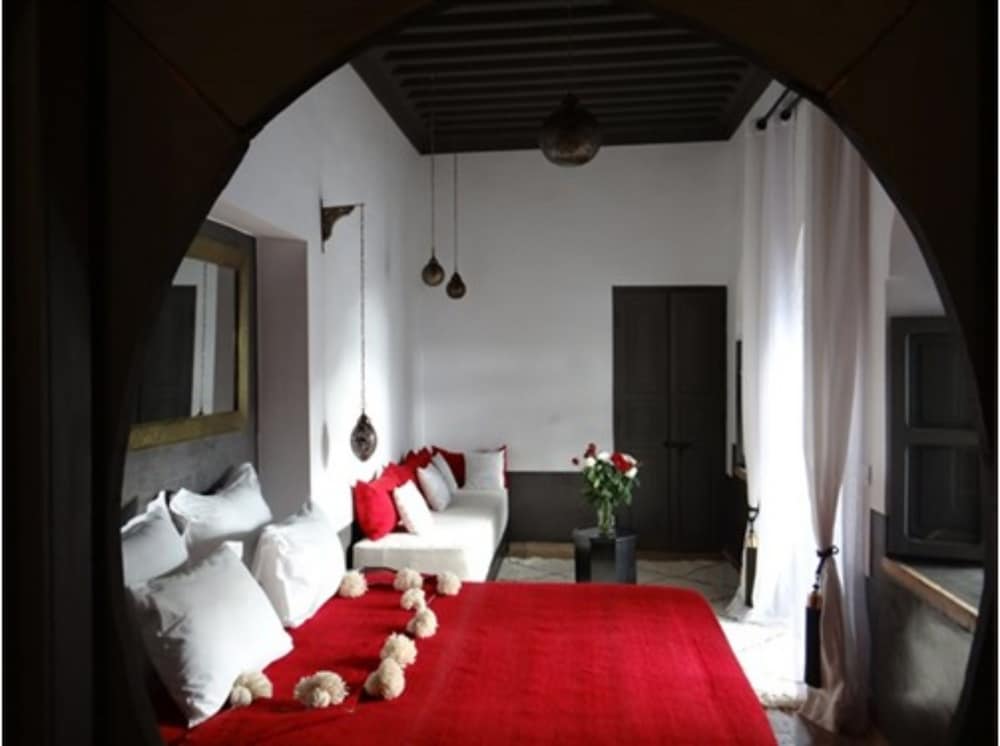 ZAIRA, DELUXE, TRIPLE, PRIVATE BATHROOM